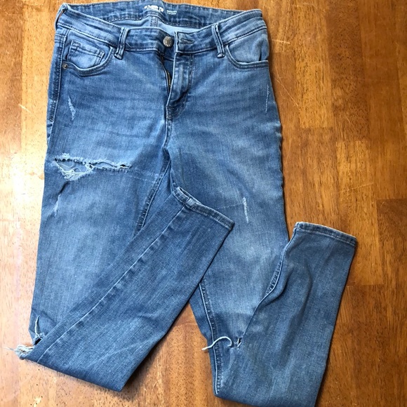 Old Navy. Rockstar Super Skinny Distressed Size 2 - Picture 2 of 3